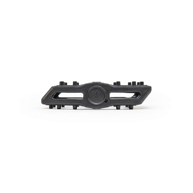Eclat Slash Platform Pedals Body: Nylon Spindle: Cr-Mo 9/16” Black Pair