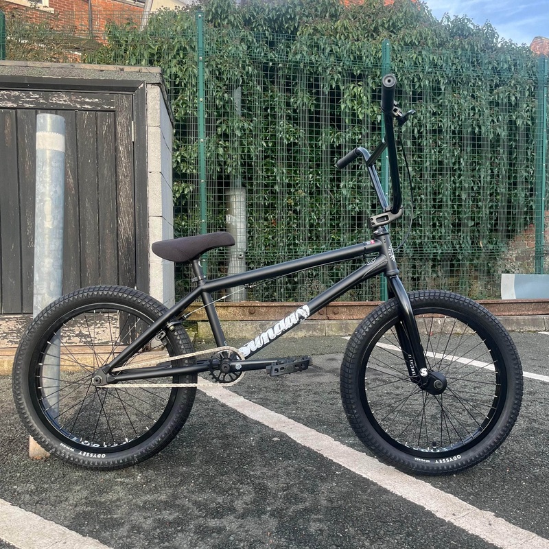Sunday Wavelength 21″ TT Bike Young Matte Black Matte Black 21